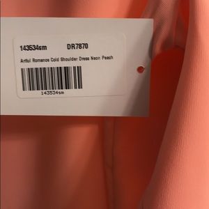 Everly cold shoulder dress never worn size M